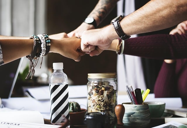 Bien-être au travail en 2026 : comment réengager vos talents par le Care et le sens action 2277292 640